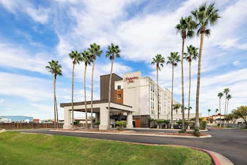 hampton inn laredo