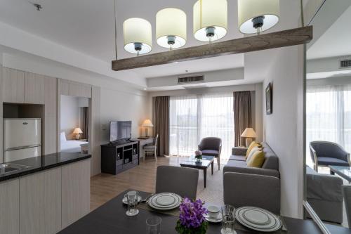 classic kameo hotel and serviced apartments sriracha