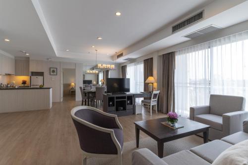 classic kameo hotel and serviced apartments sriracha