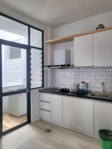 zen66 roxy serviced apartment