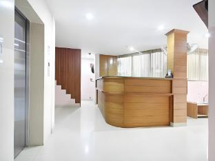 Hotel Tri-Star Regency,,2 star