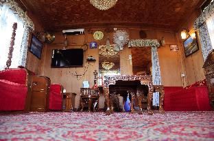 Best 5 Star Luxurious Houseboats In Srinagar,Dal Lake Shikara Gate No 14 Srinagar 190001 Kashmir India,4 star