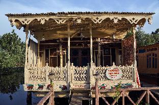 best 5 star luxurious houseboats in srinagar