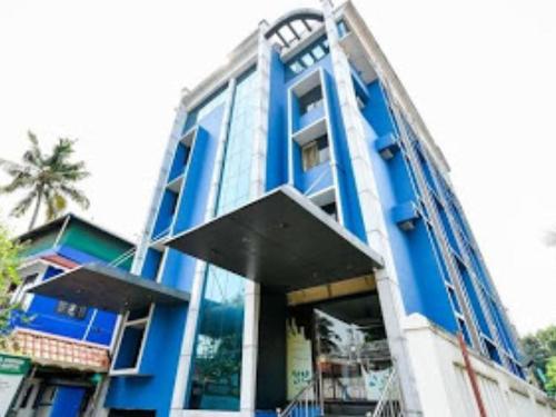 hotel tri star residency