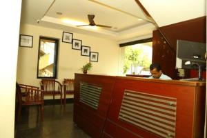 hotel tri star residency