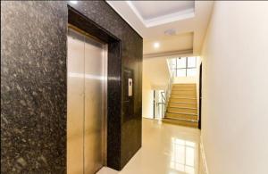 hotel tri star residency