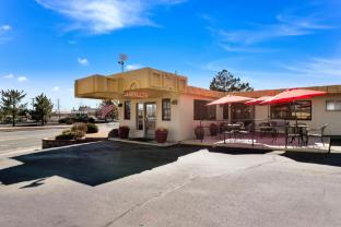 kings house motor hotel