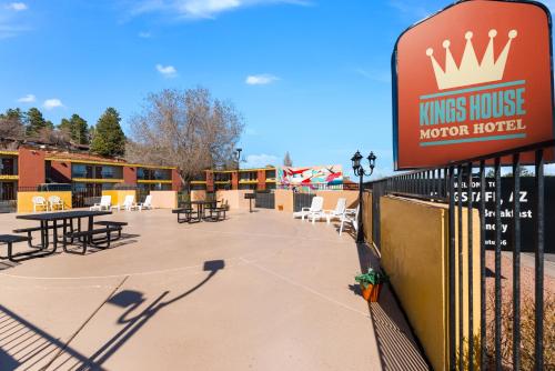 kings house motor hotel
