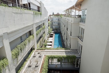 the one legian