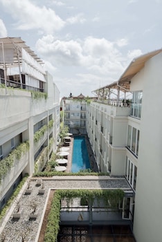 the one legian