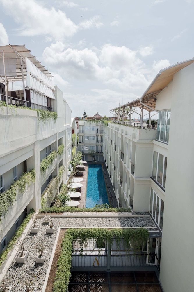 the one legian