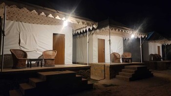 seven palms luxury camp