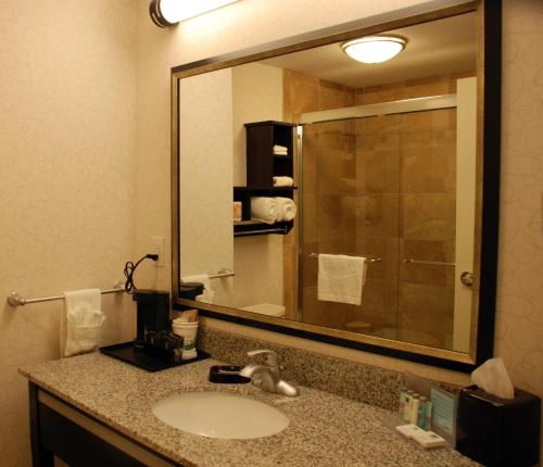 hampton inn and suites by hilton lethbridge