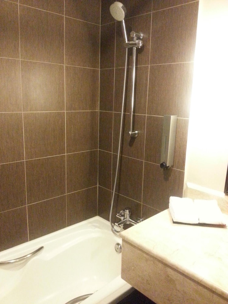 kingston hotel 9 jonker street malacca