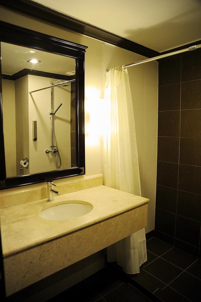kingston hotel 9 jonker street malacca