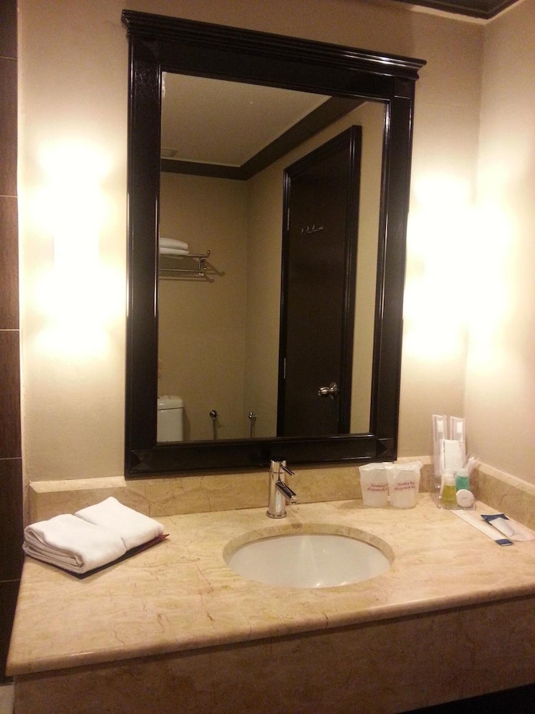 kingston hotel 9 jonker street malacca