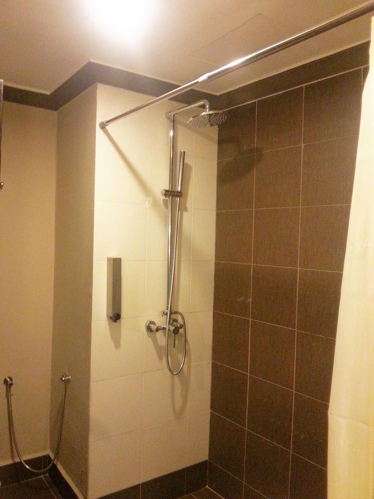 kingston hotel 9 jonker street malacca