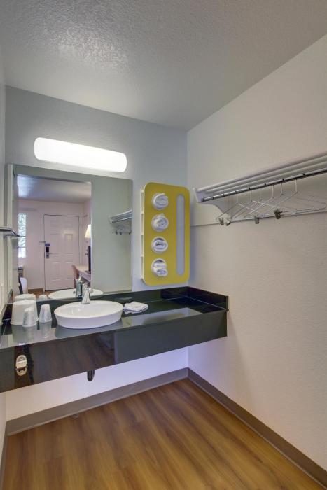 motel 6 bellflower ca los angeles