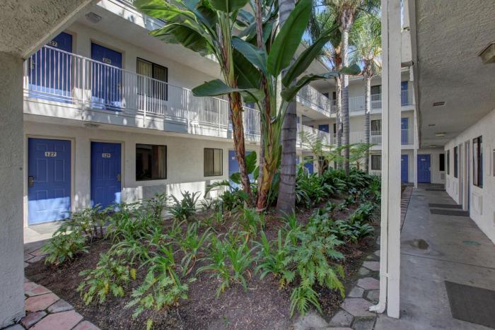 motel 6 bellflower ca los angeles