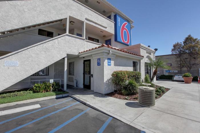 motel 6 bellflower ca los angeles