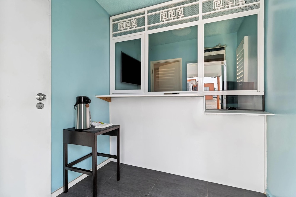 rodeway inn and suites north hollywood burbank airpo