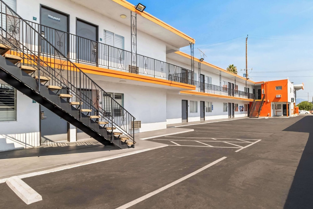 rodeway inn and suites north hollywood burbank airpo
