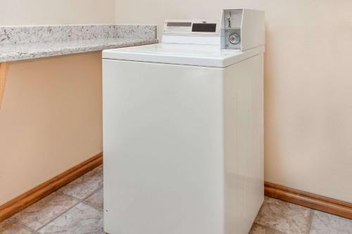holiday inn express and suites sulphur springs by ihg
