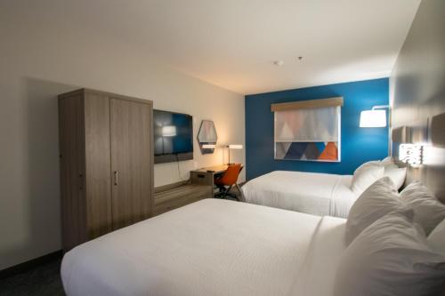 holiday inn express and suites sulphur springs by ihg