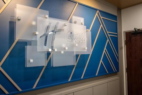 holiday inn express and suites sulphur springs by ihg