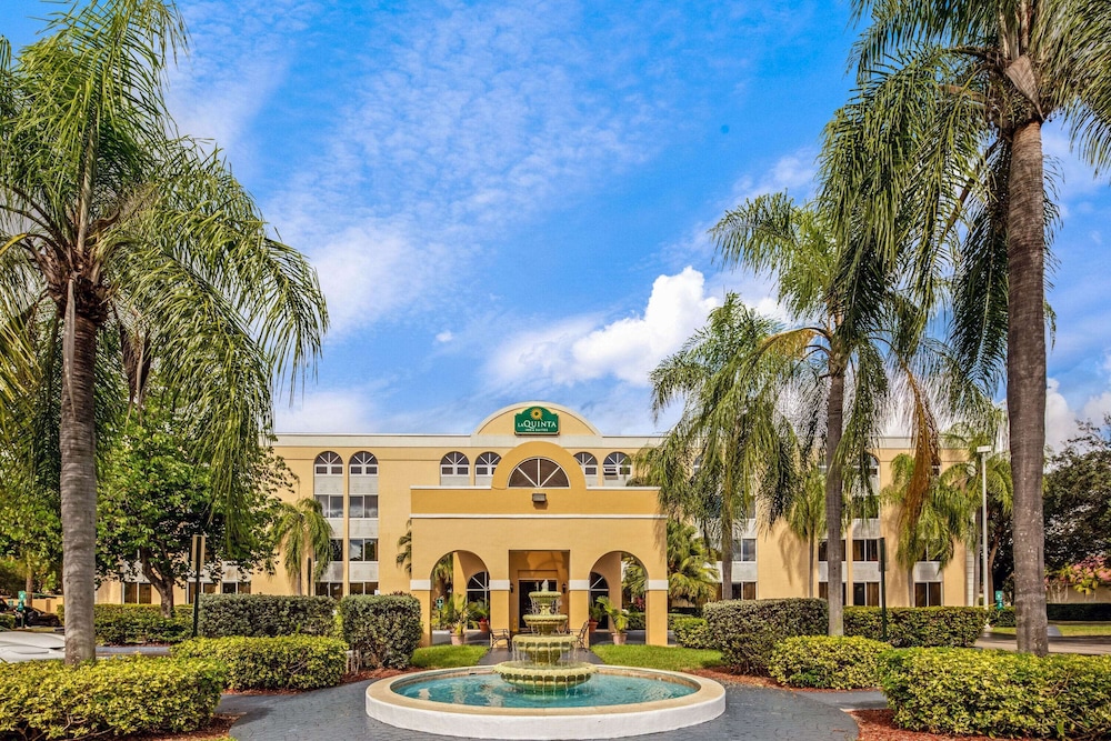 la quinta inn and suites by wyndham miami lakes