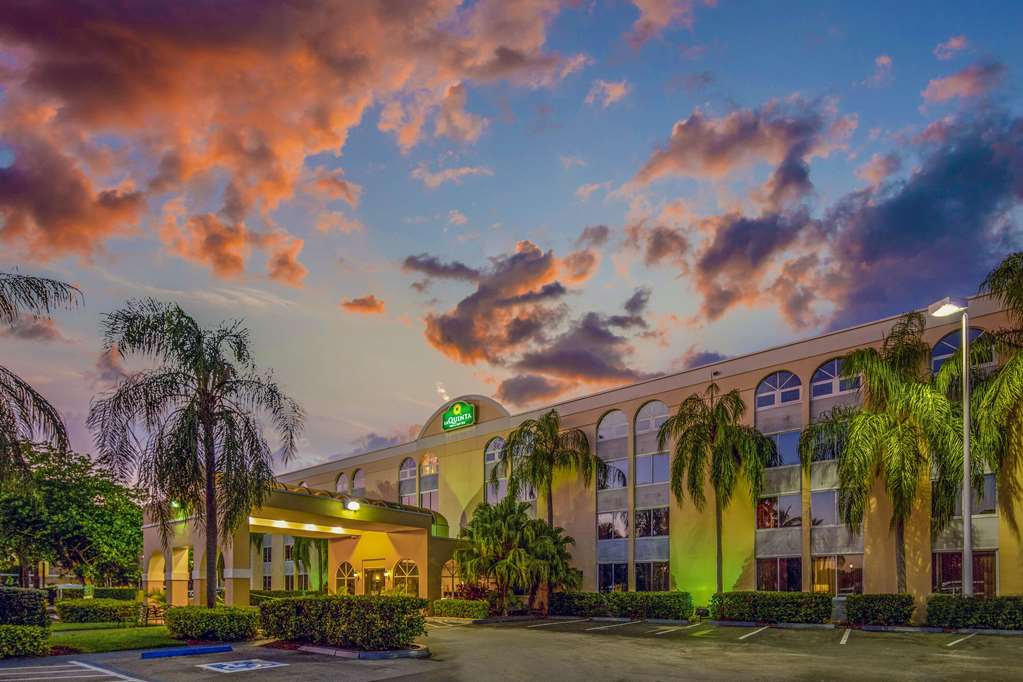 la quinta inn and suites by wyndham miami lakes