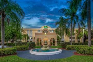 la quinta inn and suites by wyndham miami lakes