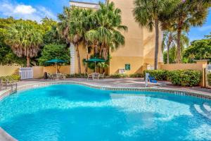la quinta inn and suites by wyndham miami lakes