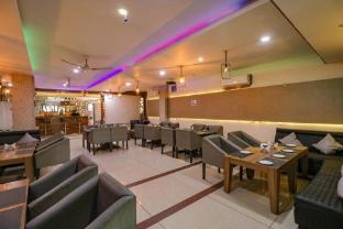 super collection o railway station dehradun formerly hotel narula