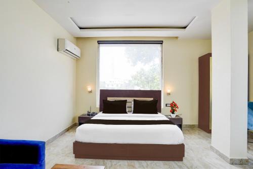 super collection o railway station dehradun formerly hotel narula