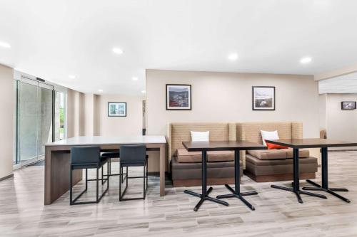 sleep inn and suites pigeon forge downtown
