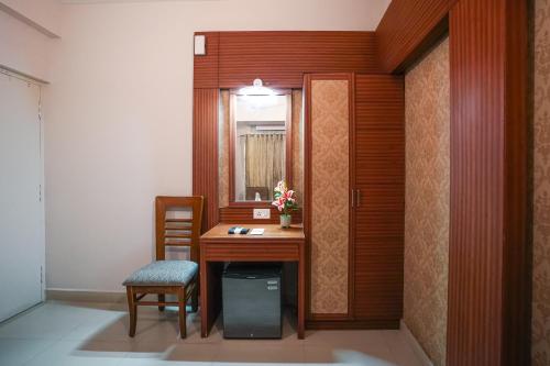 pine tree boutique hotel near us consulate and apollo hospital