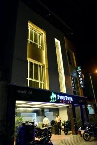 pine tree boutique hotel near us consulate and apollo hospital