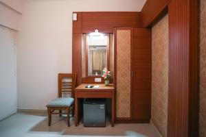 pine tree boutique hotel near us consulate and apollo hospital