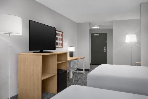 spark by hilton vestal binghamton university area