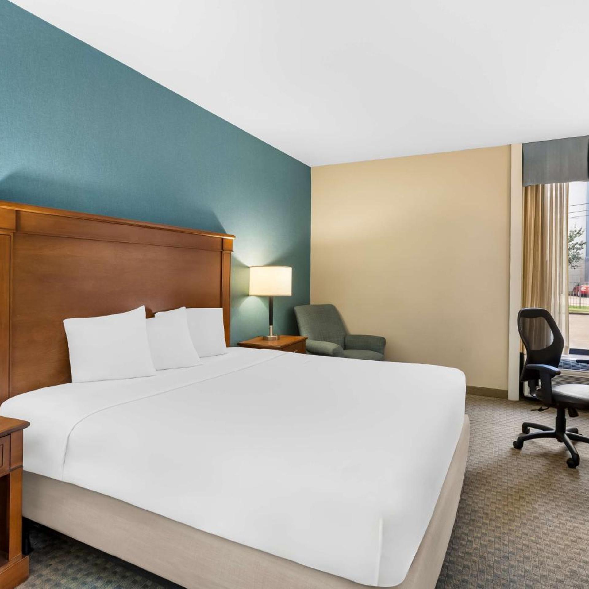 sonesta essential houston hobby airport