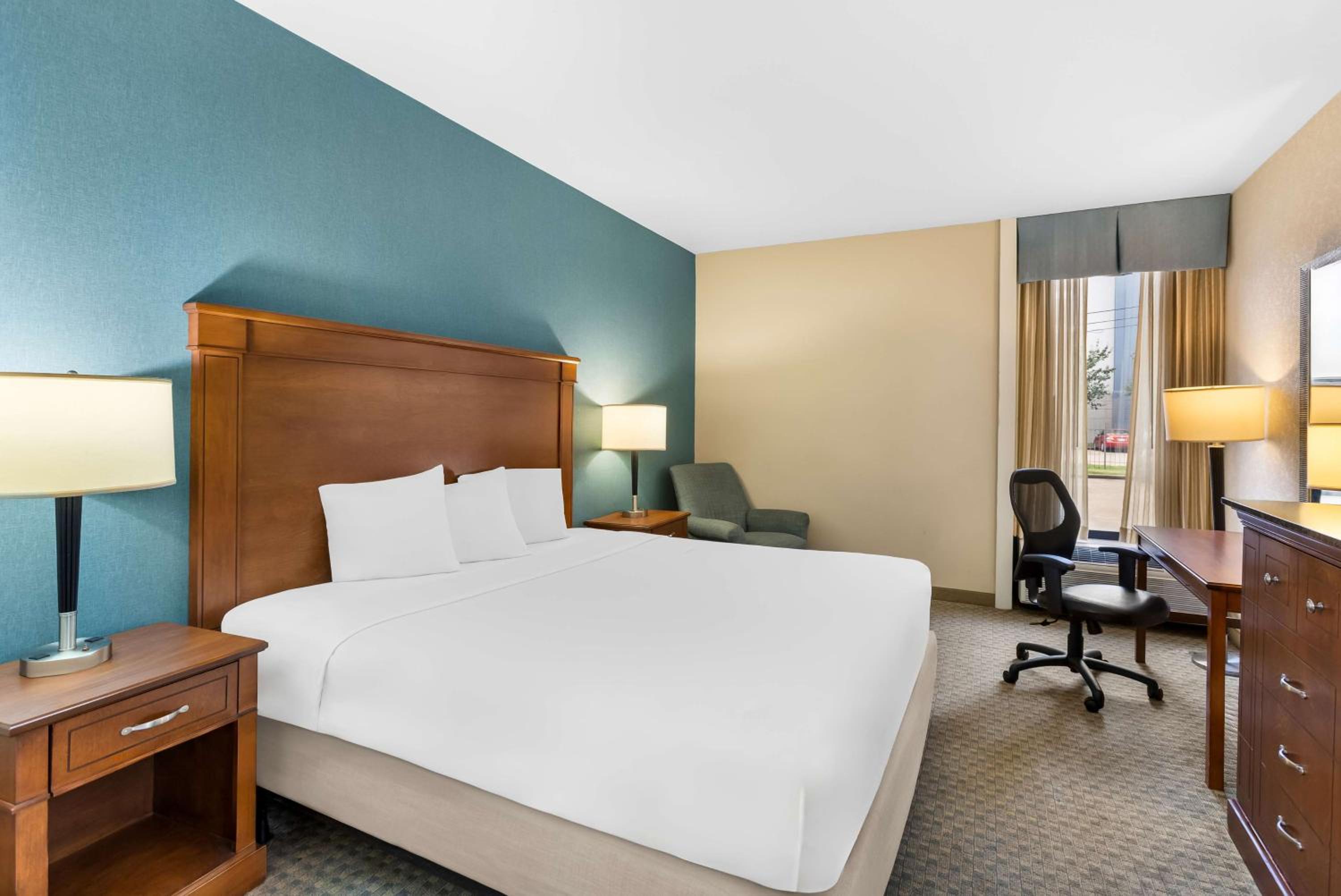 sonesta essential houston hobby airport