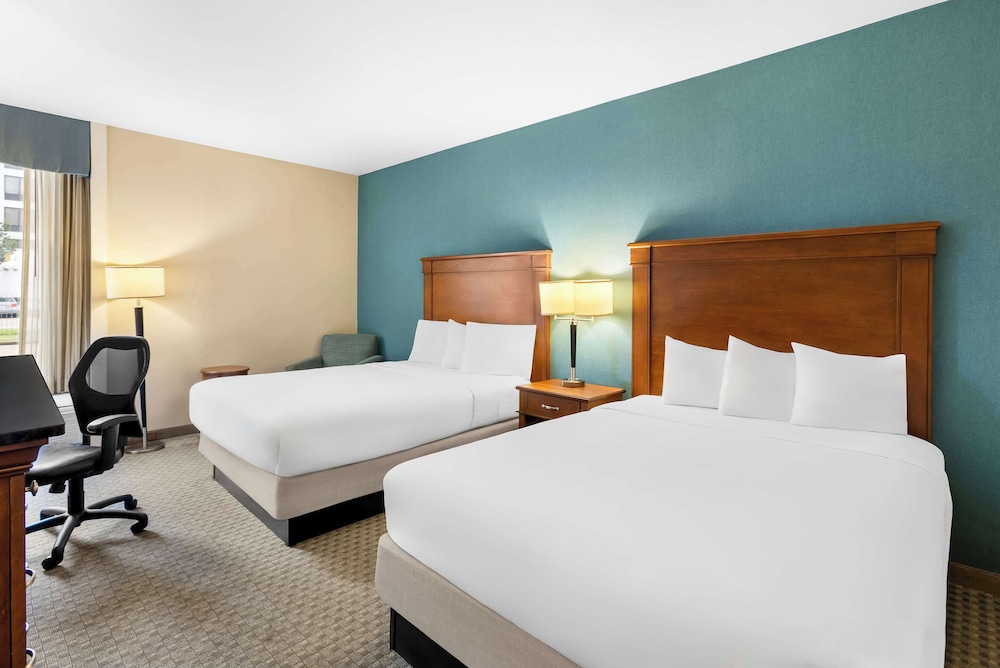 sonesta essential houston hobby airport