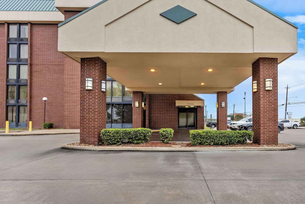 sonesta essential houston hobby airport
