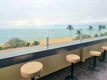 happy jomtien beachfront