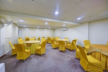 hotel platinum free airport pickup