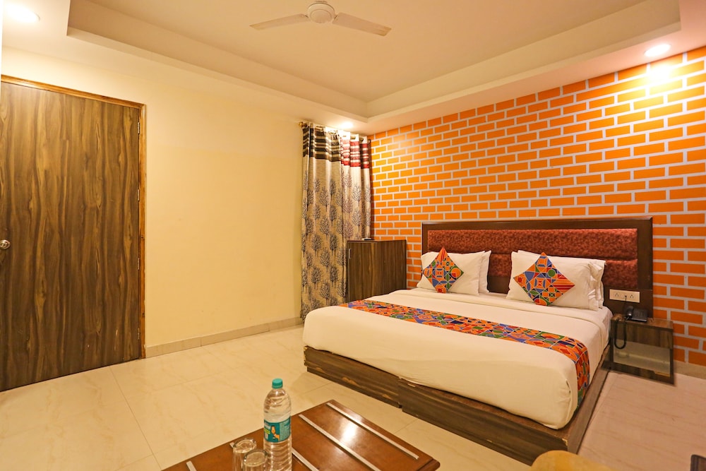 hotel platinum free airport pickup