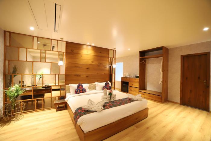 hotel seven stone bhilwara