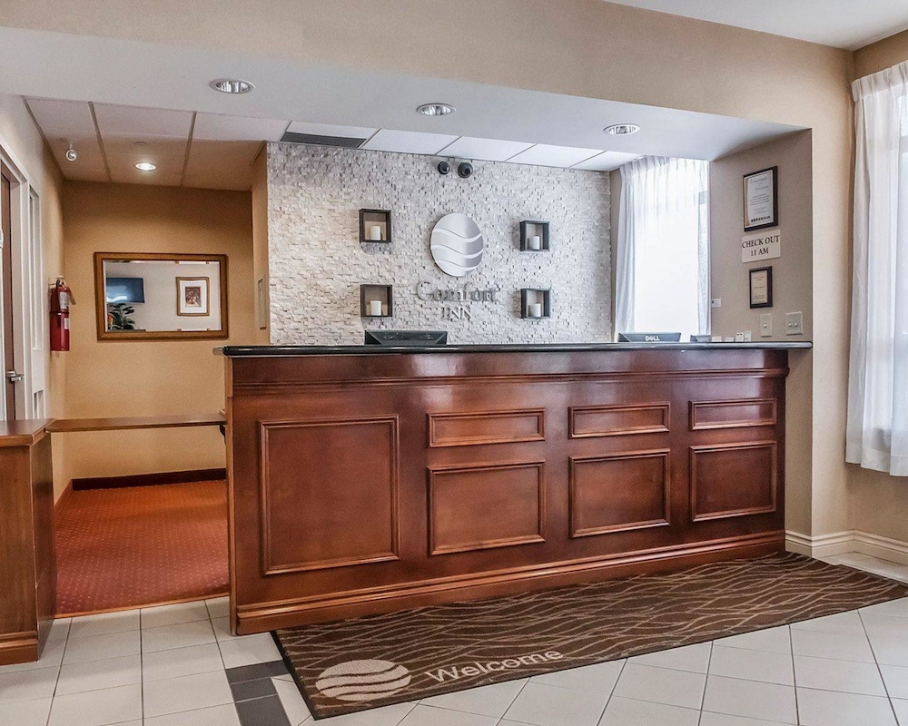 comfort inn mississauga