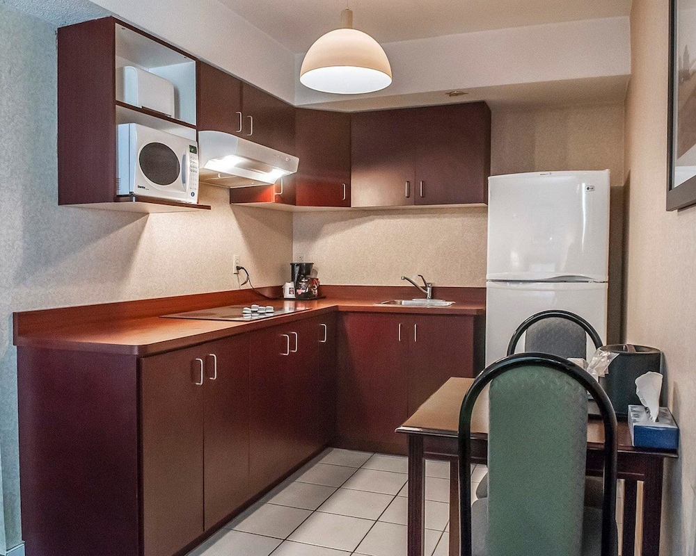 comfort inn mississauga